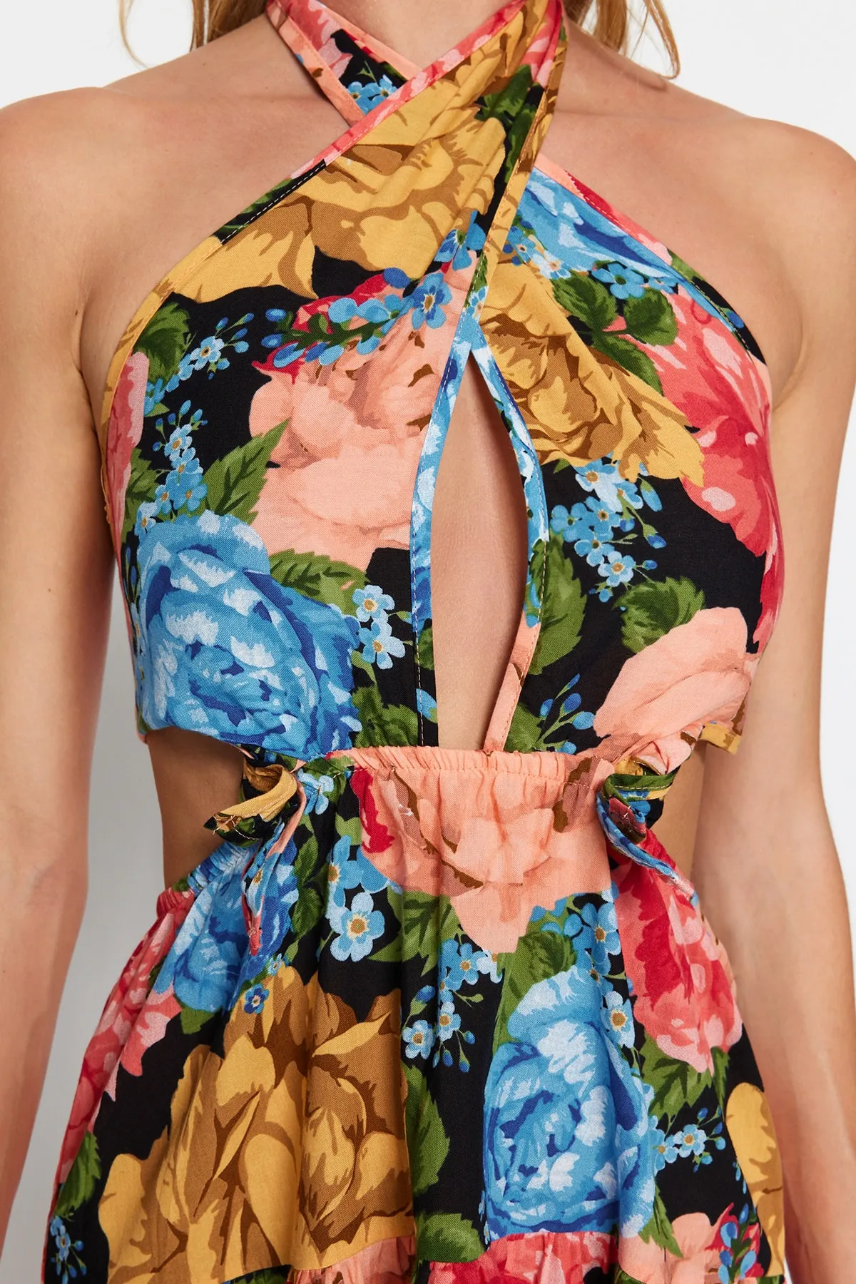 Trendyol Collection  Geblümtes Maxi-Strandkleid zum Binden aus 100 % Baumwolle TBESS23EL00214