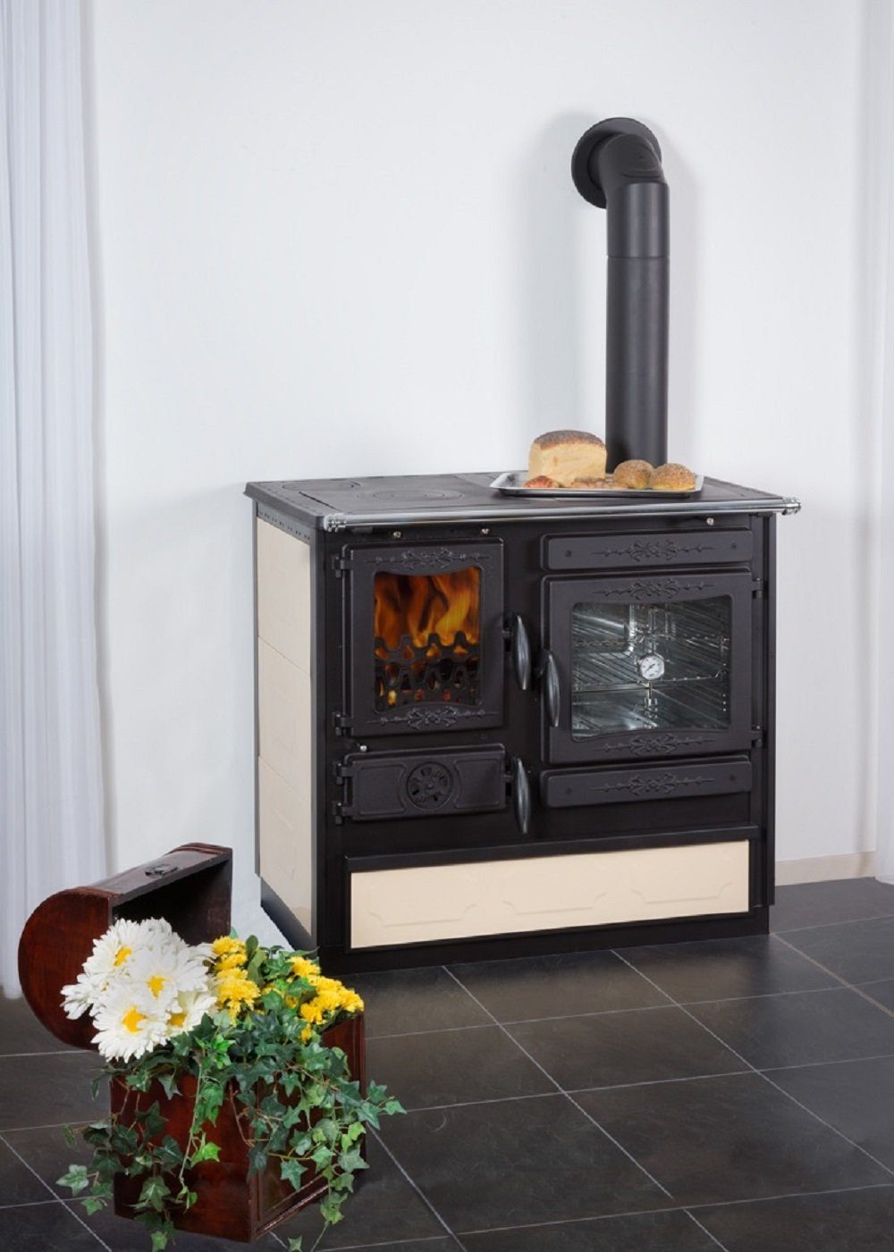 Globefire Festbrennstoffherd Küchenofen Alhena creme, rechts, 7,00 kW