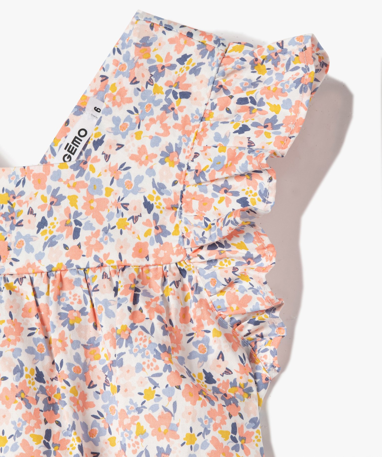 Blouse fille à motifs fleuris avec volants sur les épaules ecru | GEMO