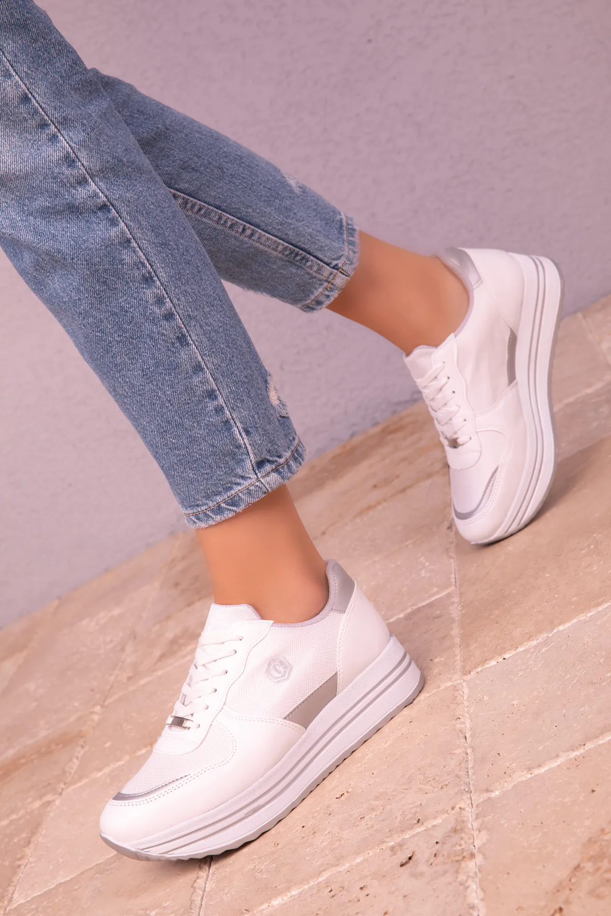 SOHO  Weiße Keil-Sneakers für Damen 18361