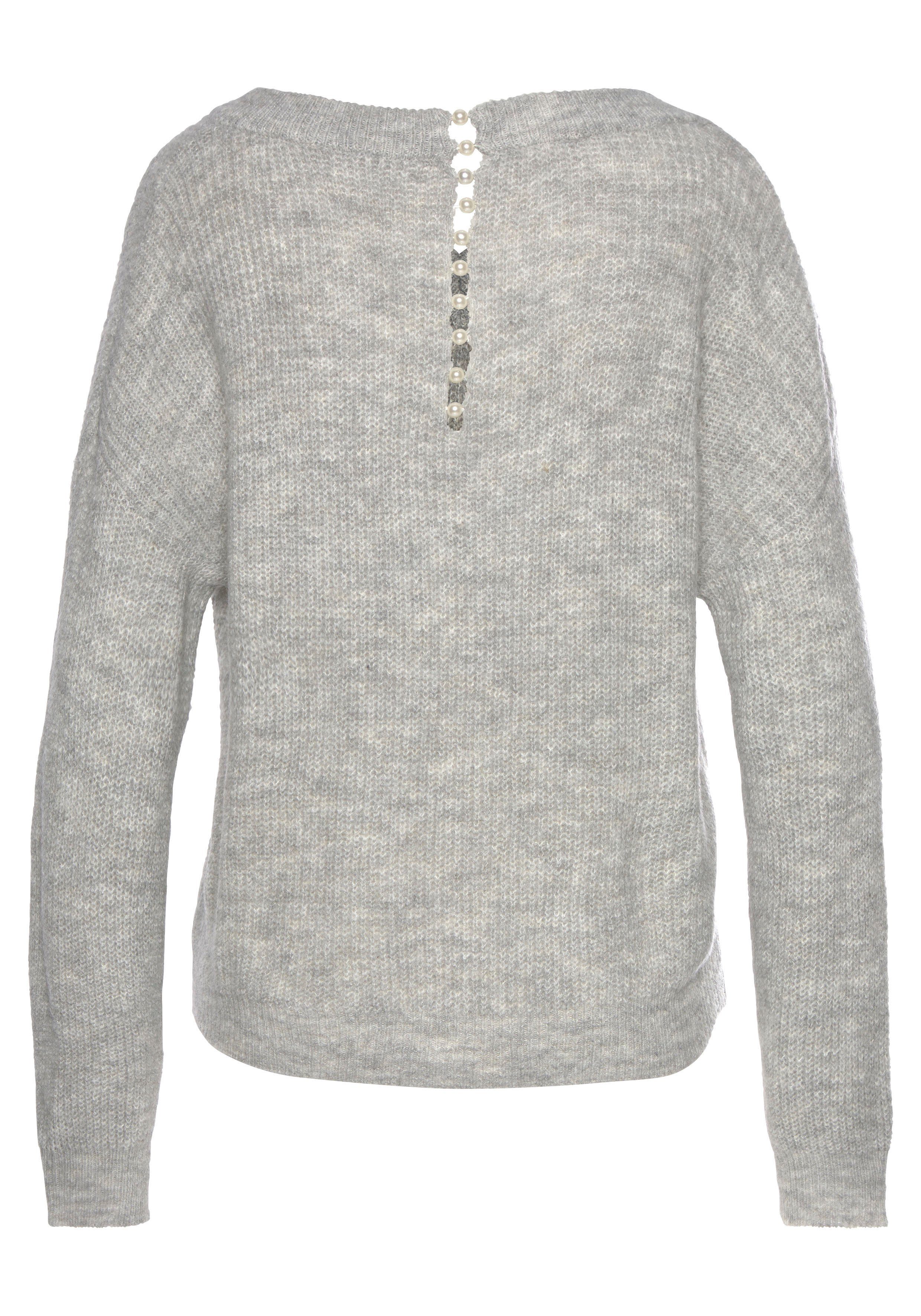 LASCANA V-Ausschnitt-Pullover mit Zierperlen im Rücken