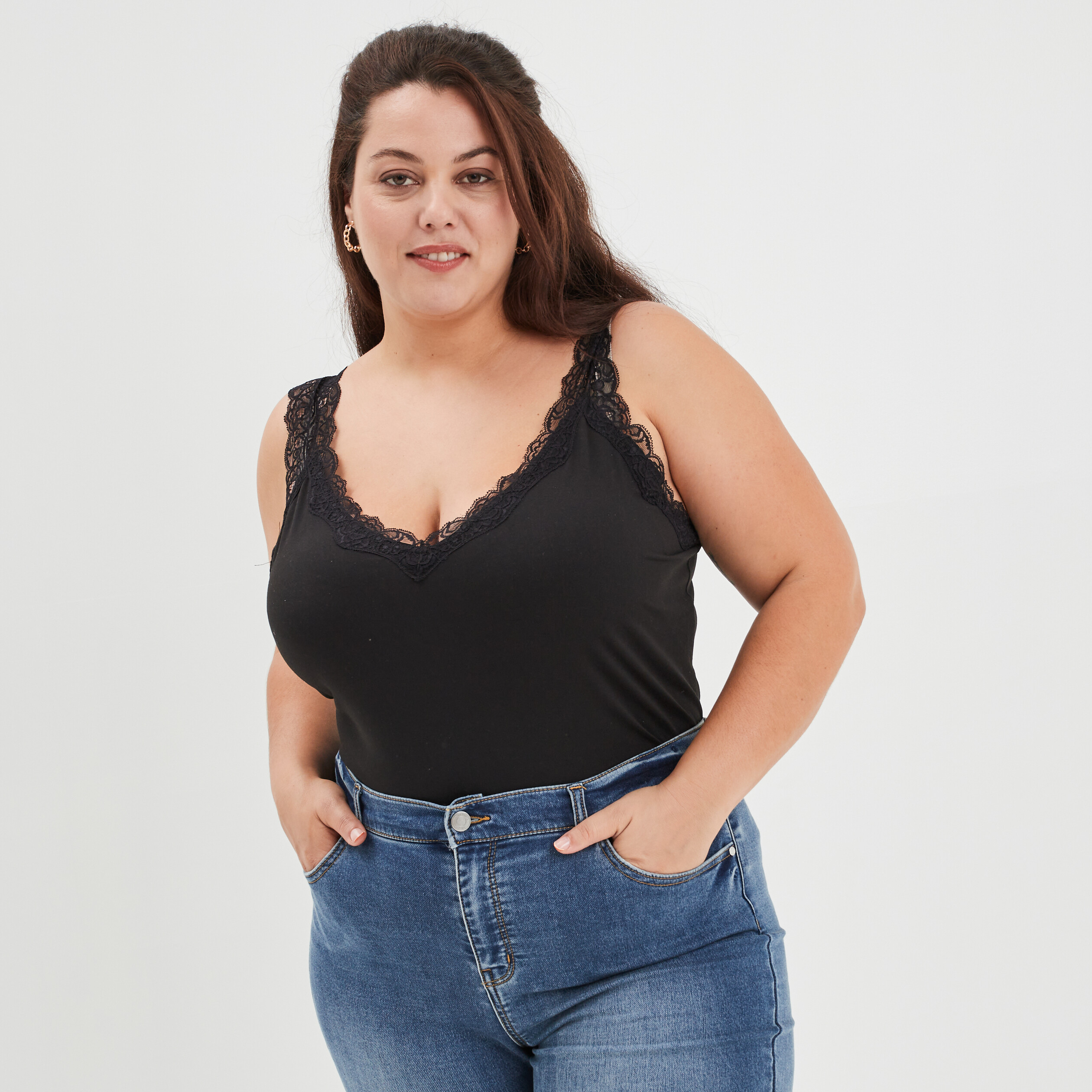 Débardeur bretelles larges col en V noir femme grande taille | La Halle