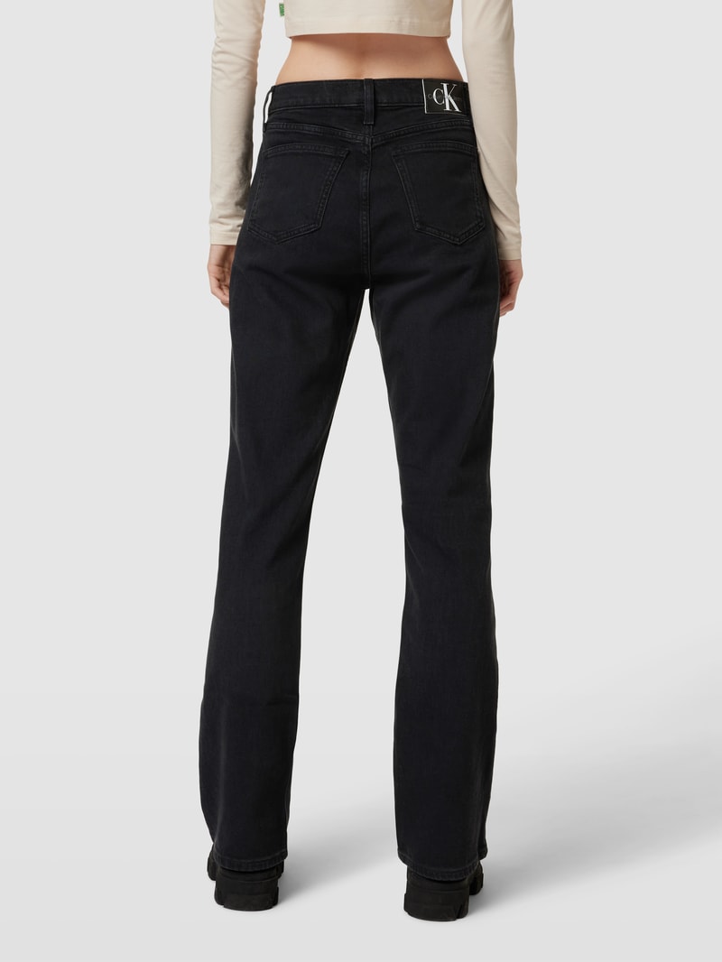 Bootcut Jeans mit Label-Details in schwarz