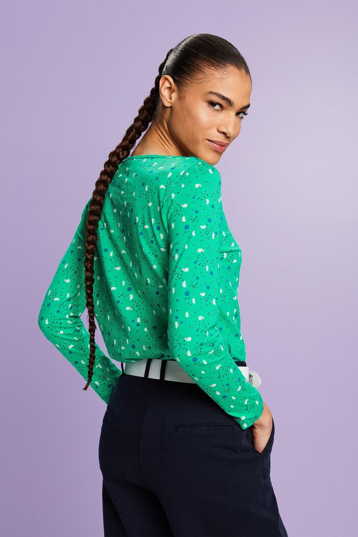 Gemustertes Longsleeve mit U-Boot-Ausschnitt