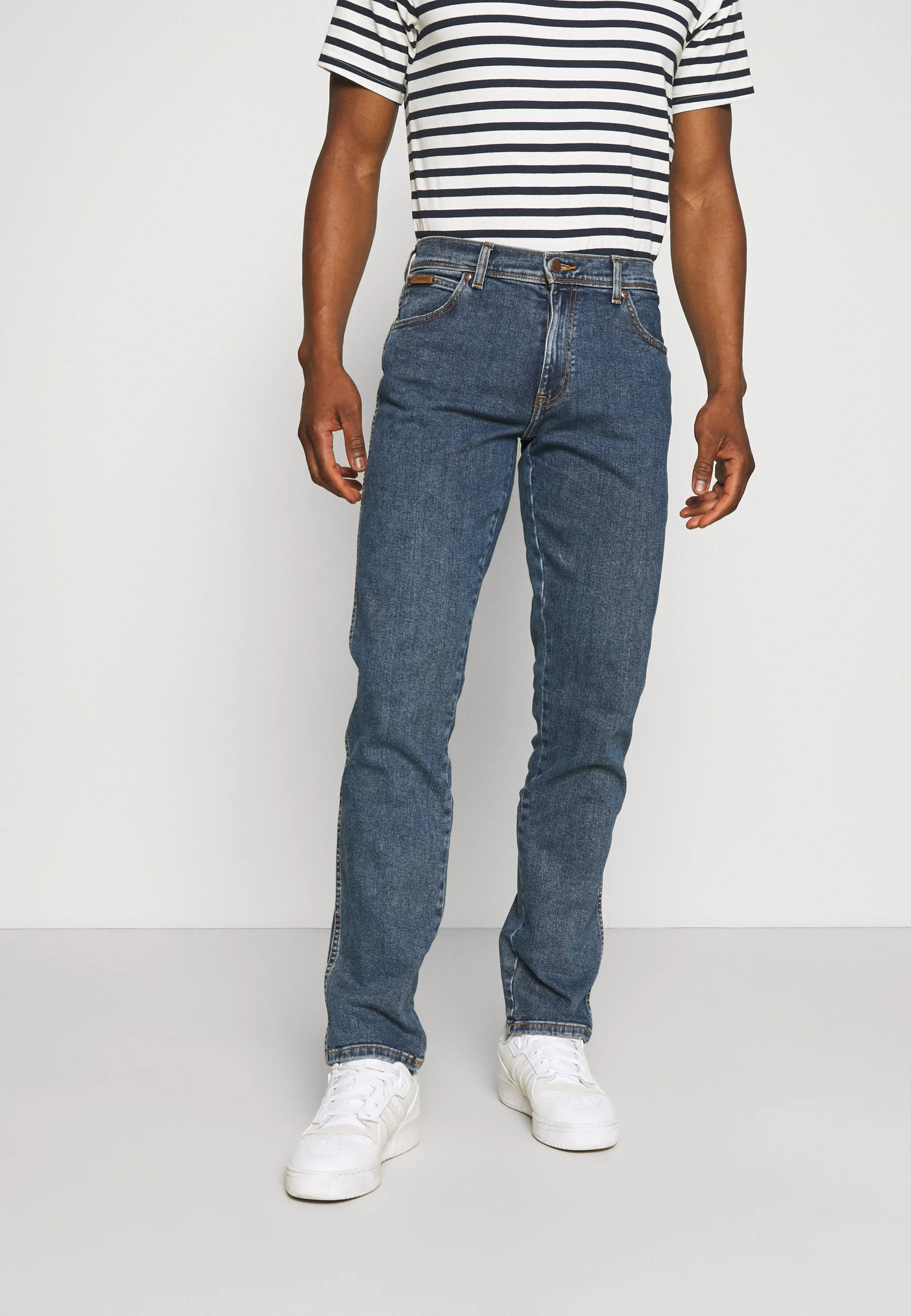 Wrangler TEXAS SLIM - Vaqueros pitillo
