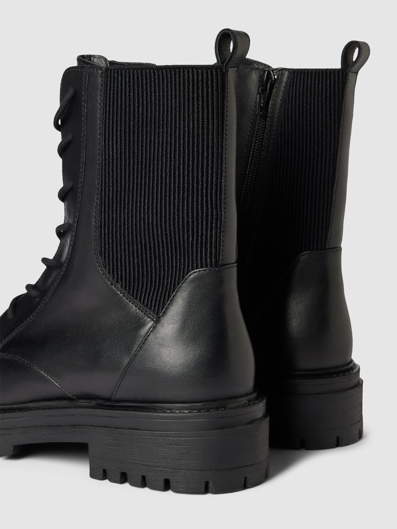 Schnürboots mit elastischen Einsätzen Modell 'IRIDEA' in schwarz