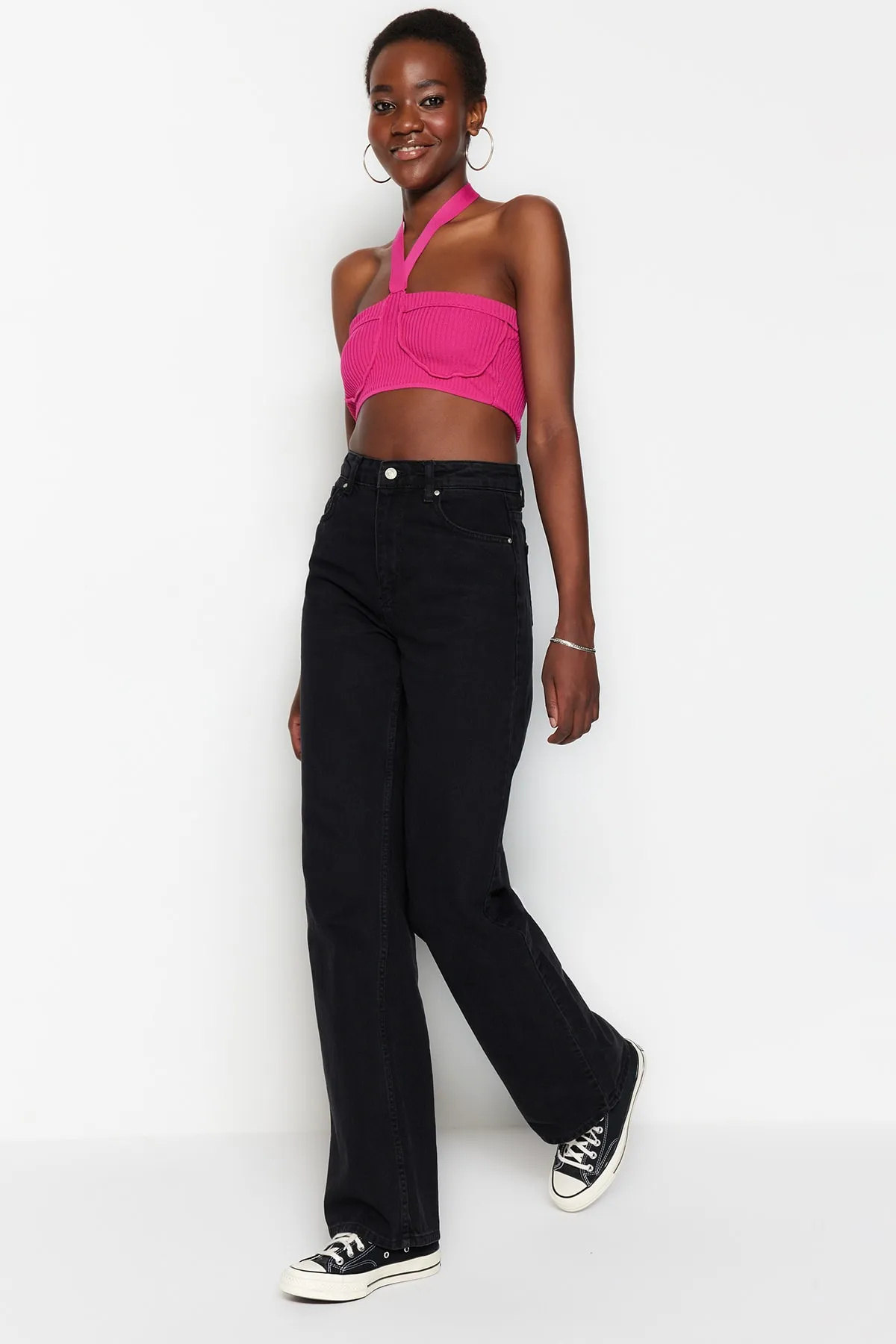 Trendyol Collection  Schwarze Jeans mit hoher Taille und weitem Bein TWOSS23JE00068