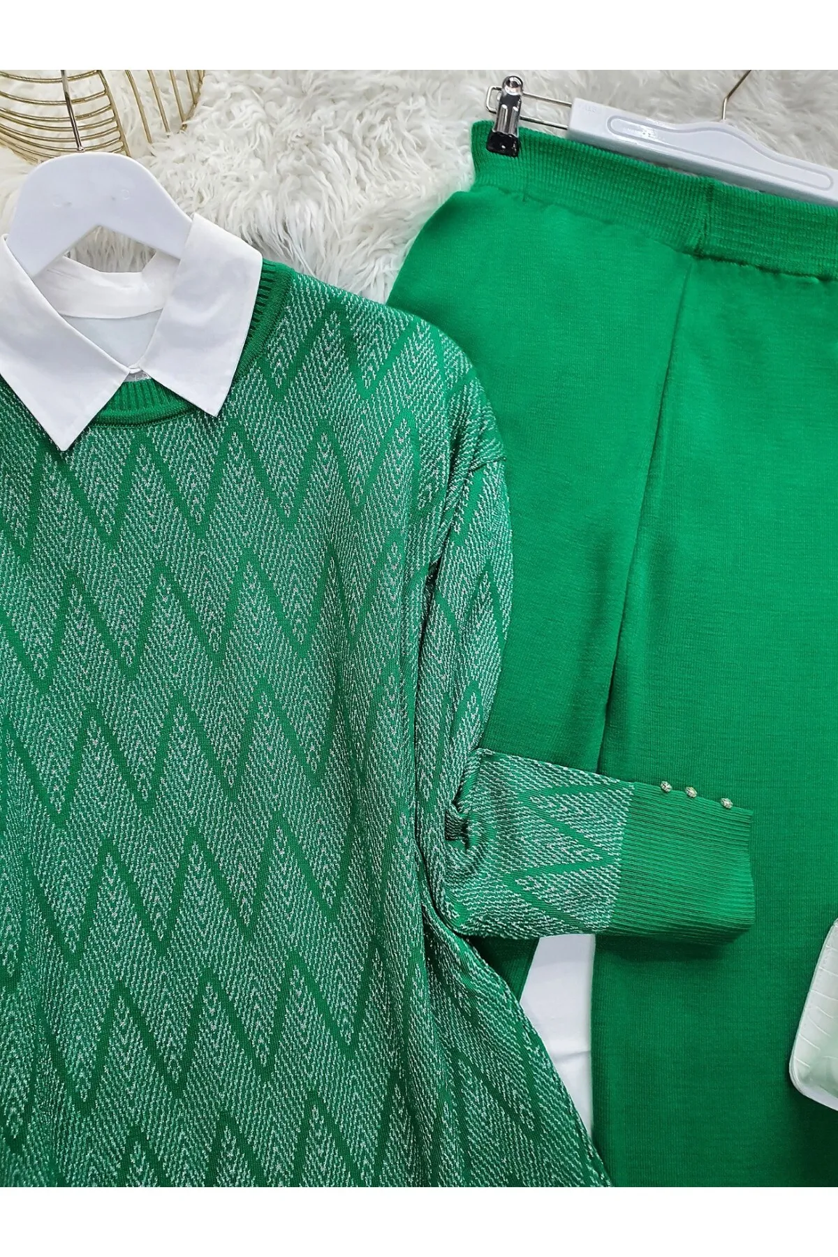Modamorfo  Strickwaren-Set mit Zickzack-Muster und Manschettensteinen