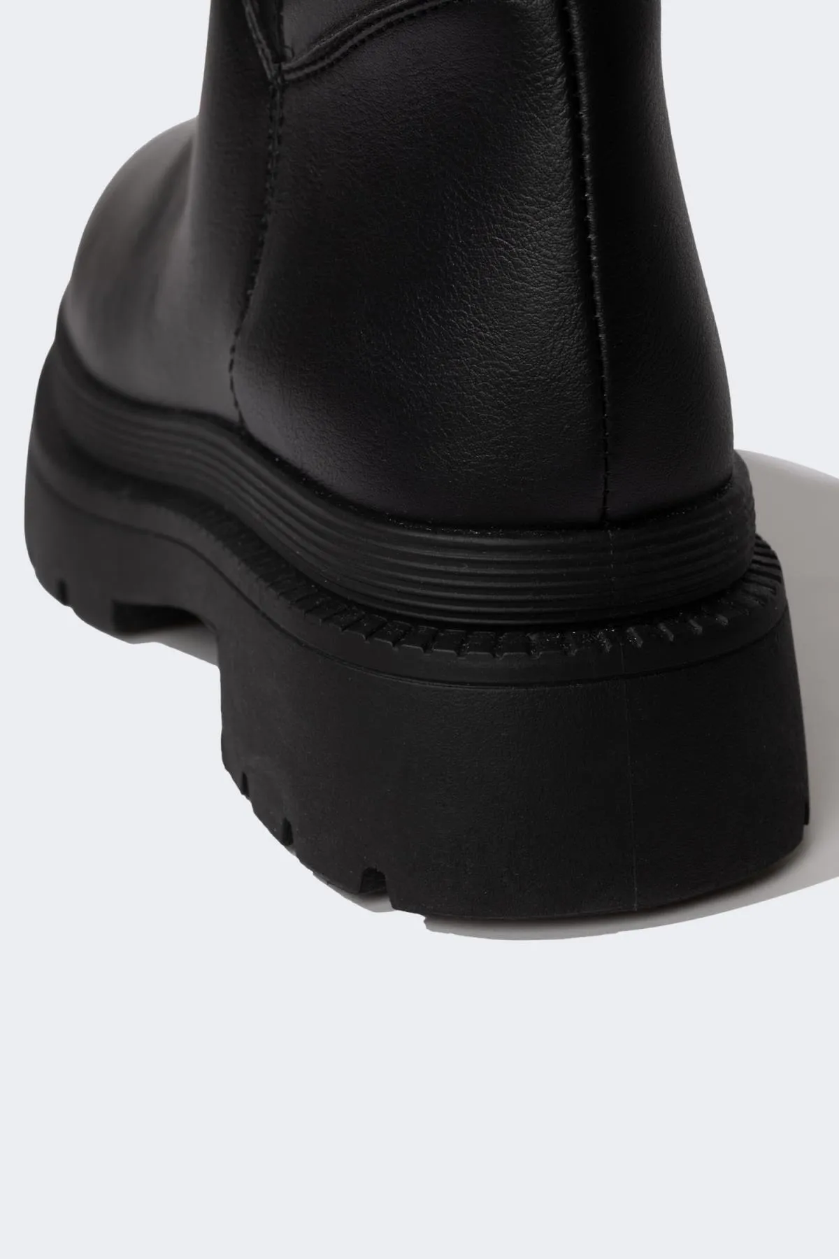 DeFacto  Damen-Winterstiefel aus Kunstleder mit dicker Sohle