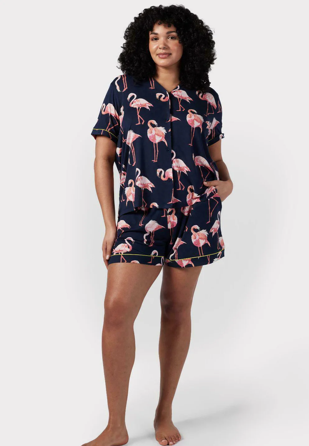 Pijama Chelsea Peers con estampado de flamencos curvados