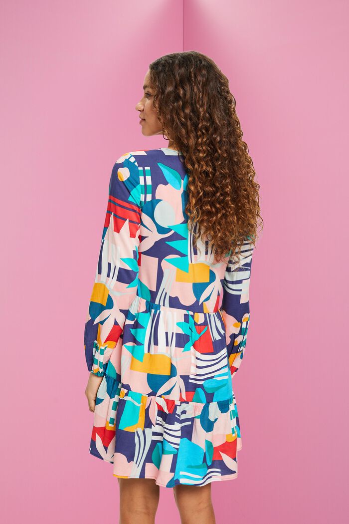 Strandkleid mit mehrfarbigem Print