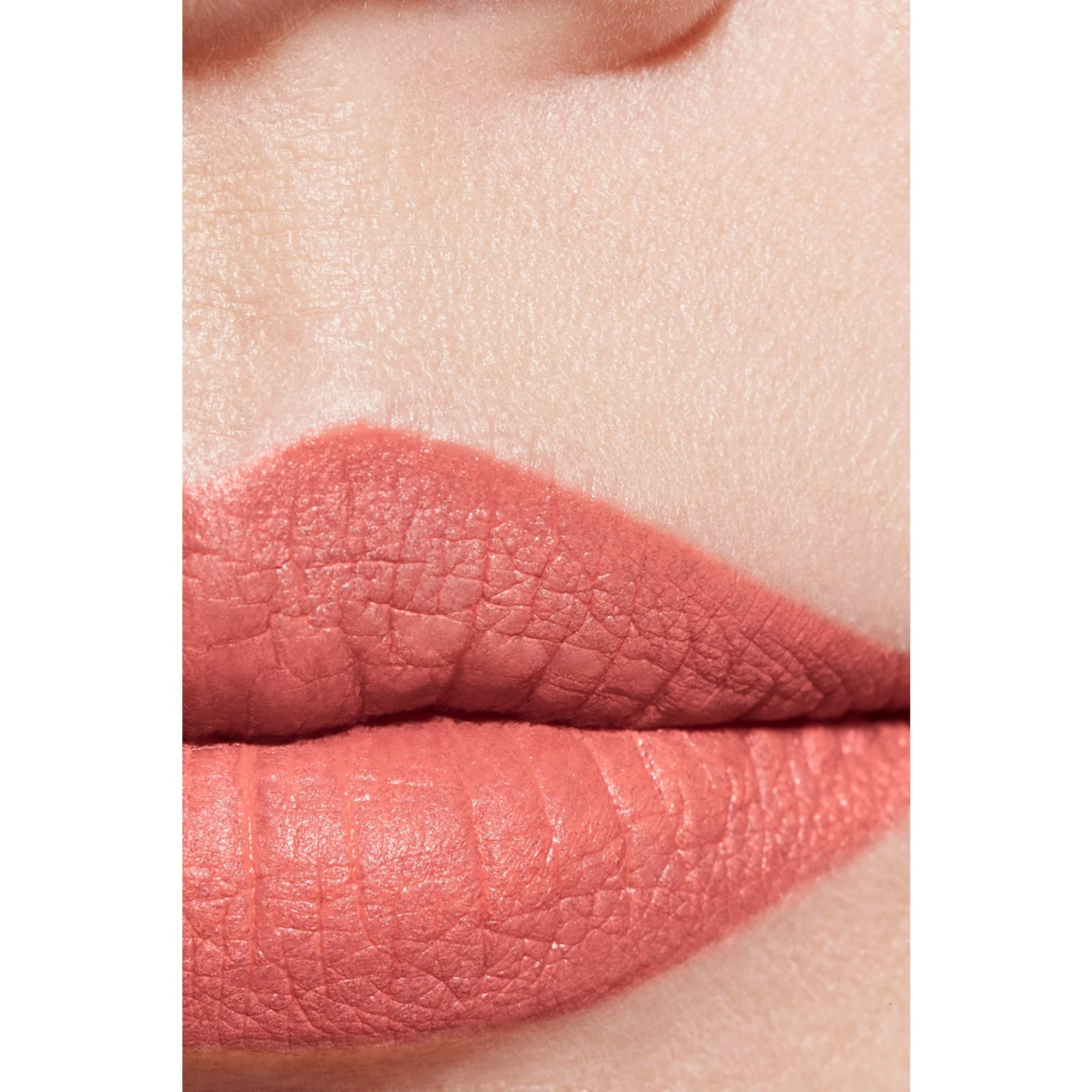 ROUGE ALLURE VELVET - EL LABIAL LUMINOSO Y TERCIOPELOSO