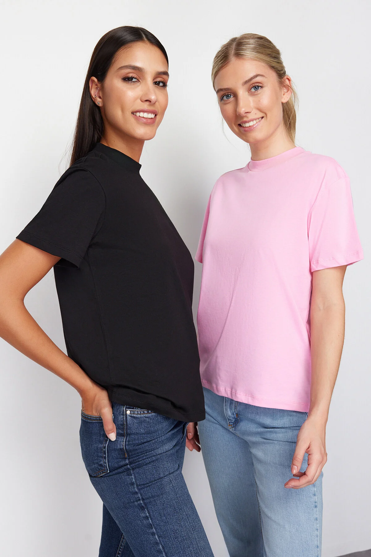 Trendyol Collection  Rosa-schwarzes 2er-Pack 100% Baumwolle Basic Stehkragen Strick TWOSS20TS1500