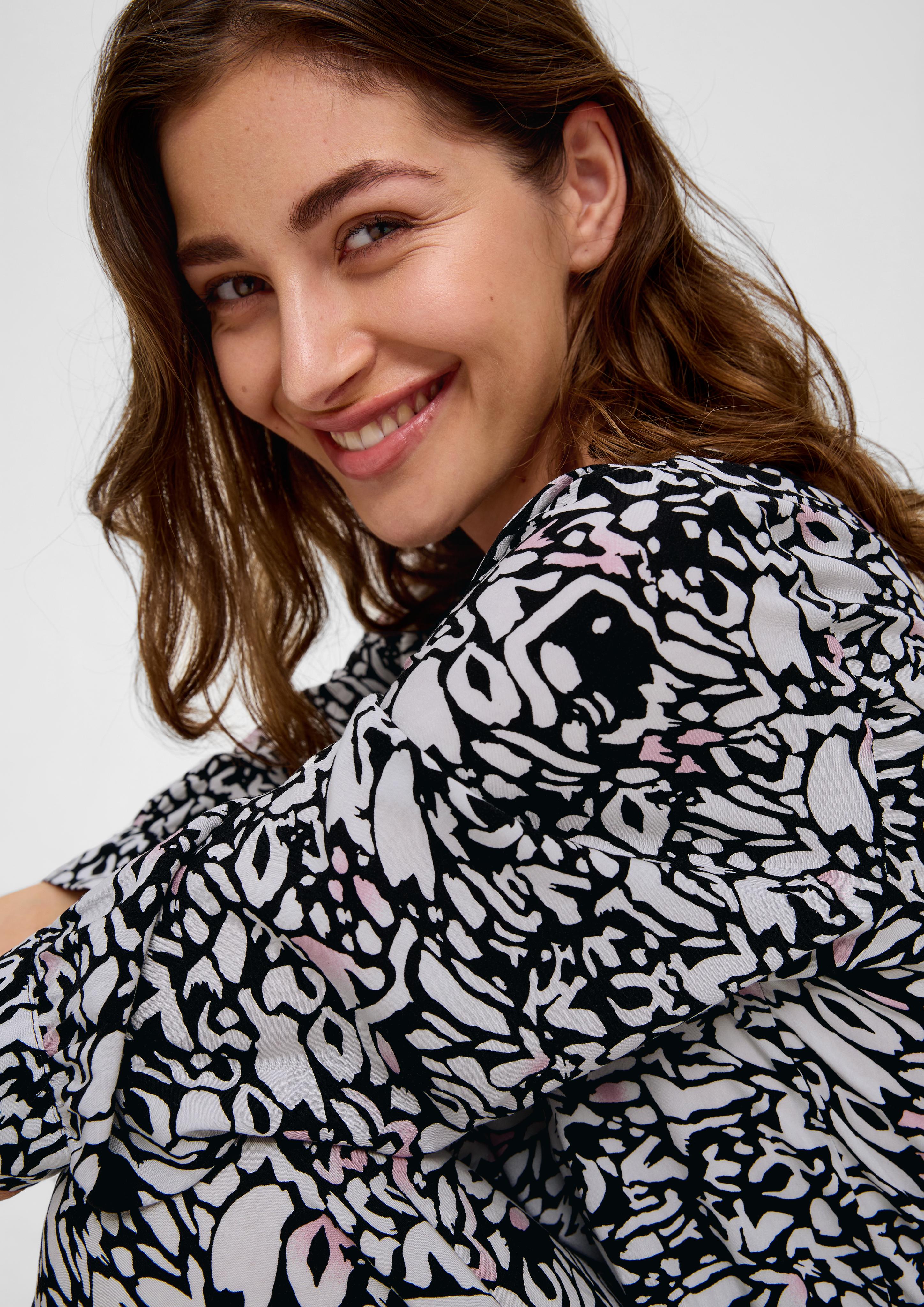 Viskosekleid mit All-over-Print  2137370-99A0