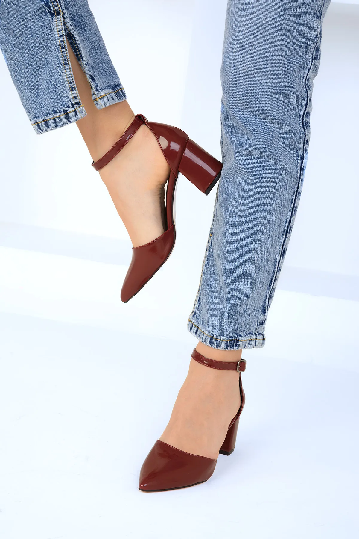 SOHO  Weinrote Lacklederschuhe für Damen mit klassischem Absatz 16823