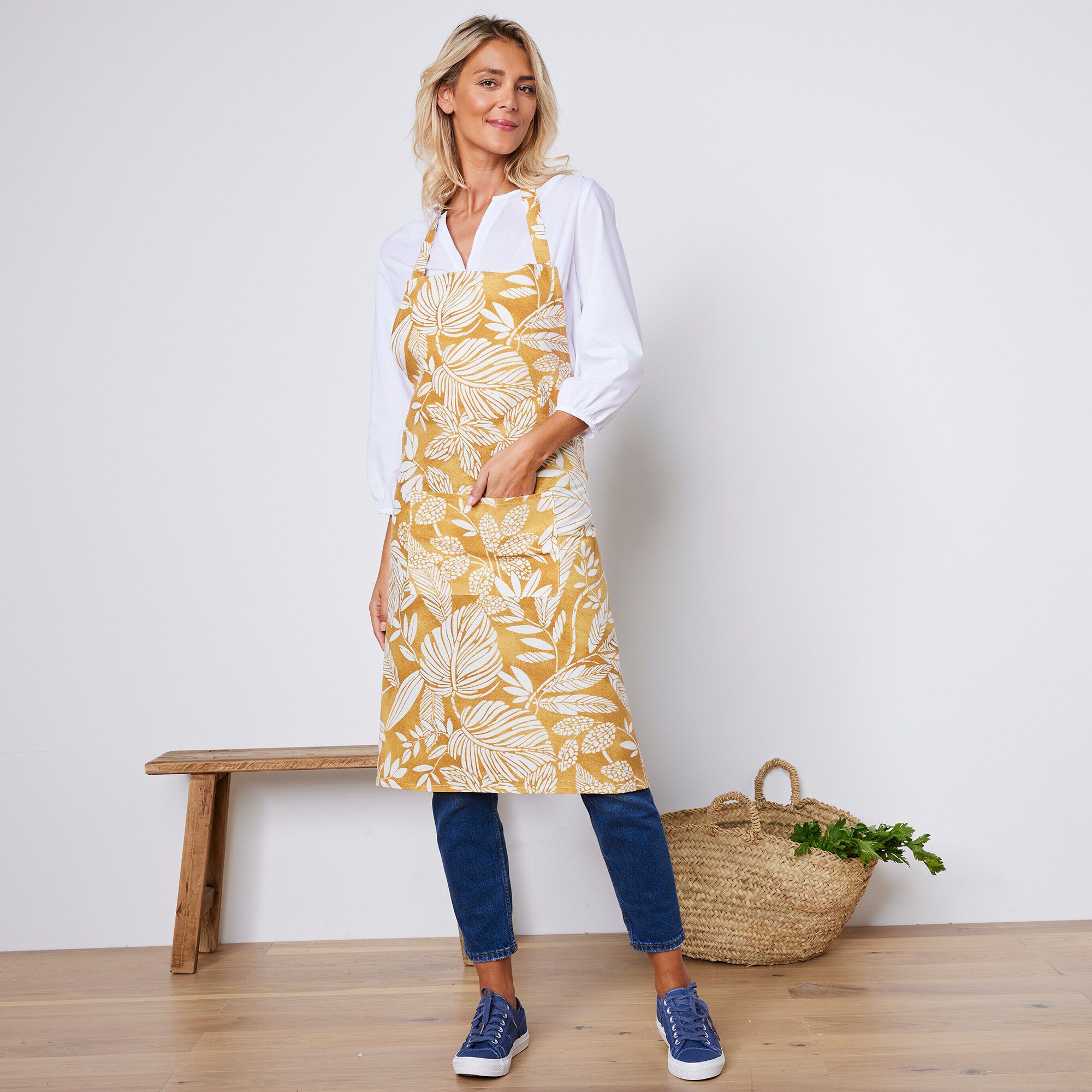 Tablier de cuisine forme bavette imprimé végétal