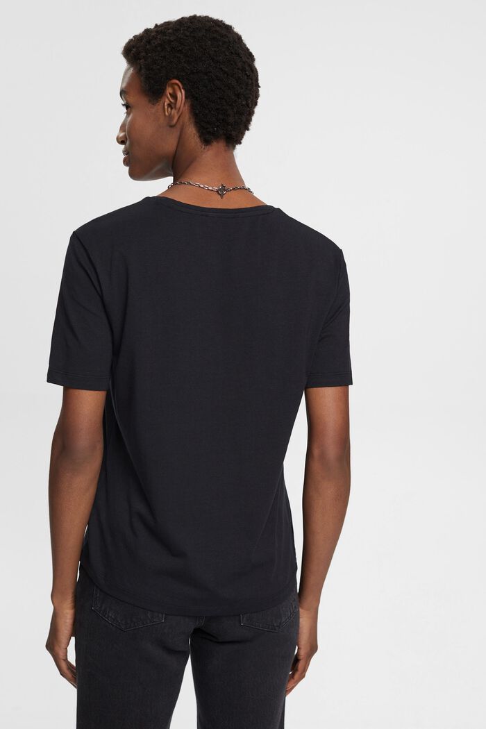 T-Shirt mit V-Ausschnitt und Pailletten