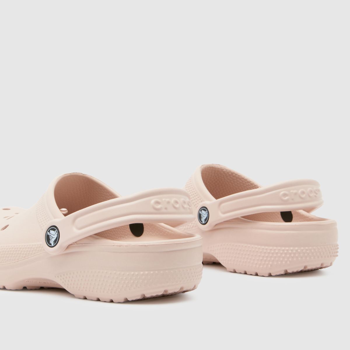 Crocs klasszikus klumpa szandál halványrózsaszínben