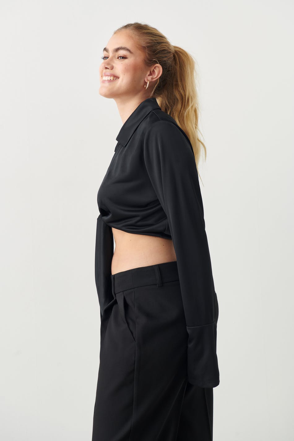 Front tie top