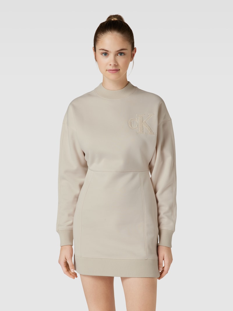 Sweatkleid mit Label-Detail Modell 'CHENILLE' in beige