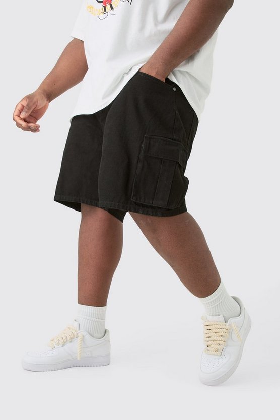 Plus lockere Cargo-Jeansshorts in schwarz