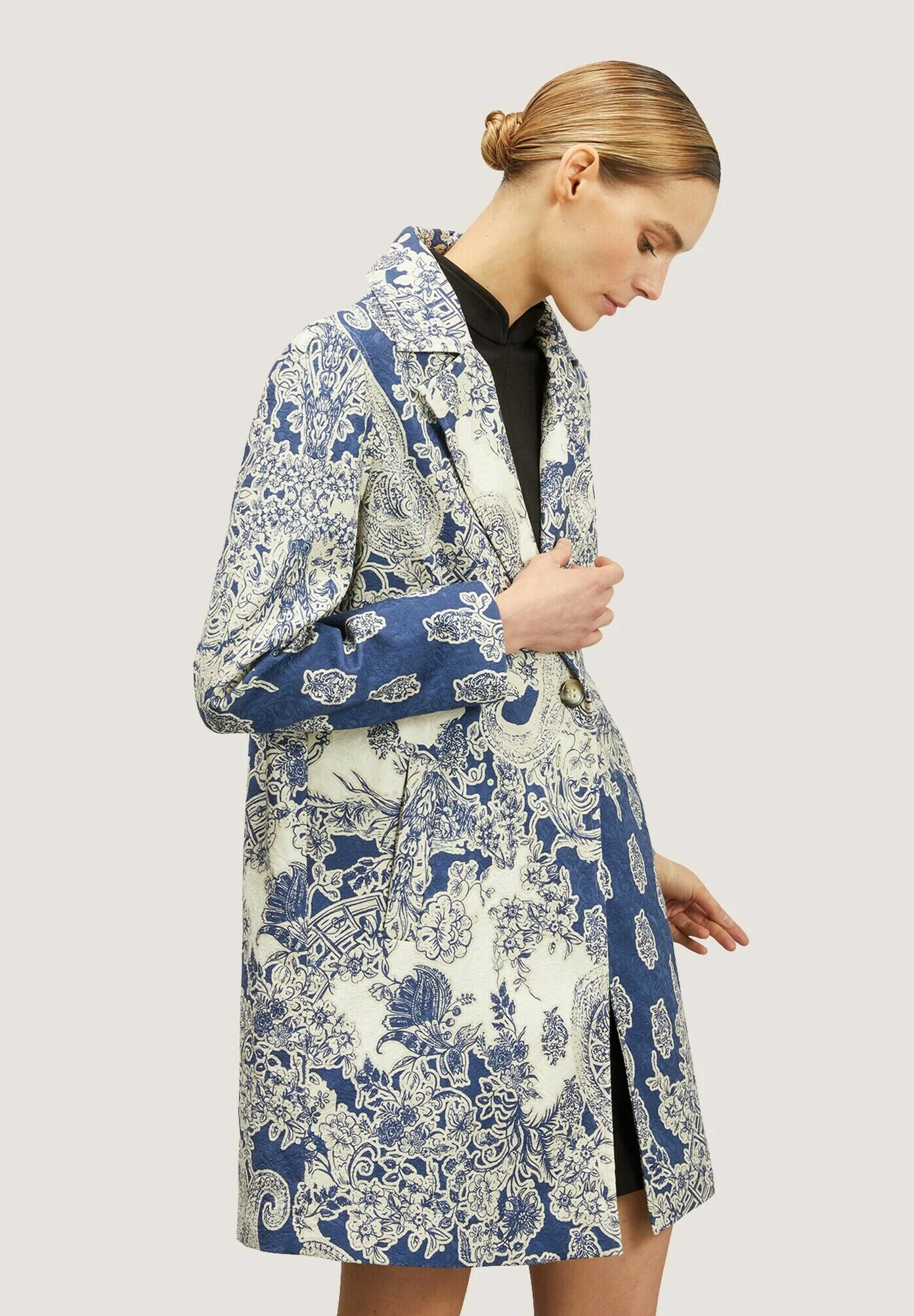 Motivos JACQUARD LIGERO - Abrigo corto