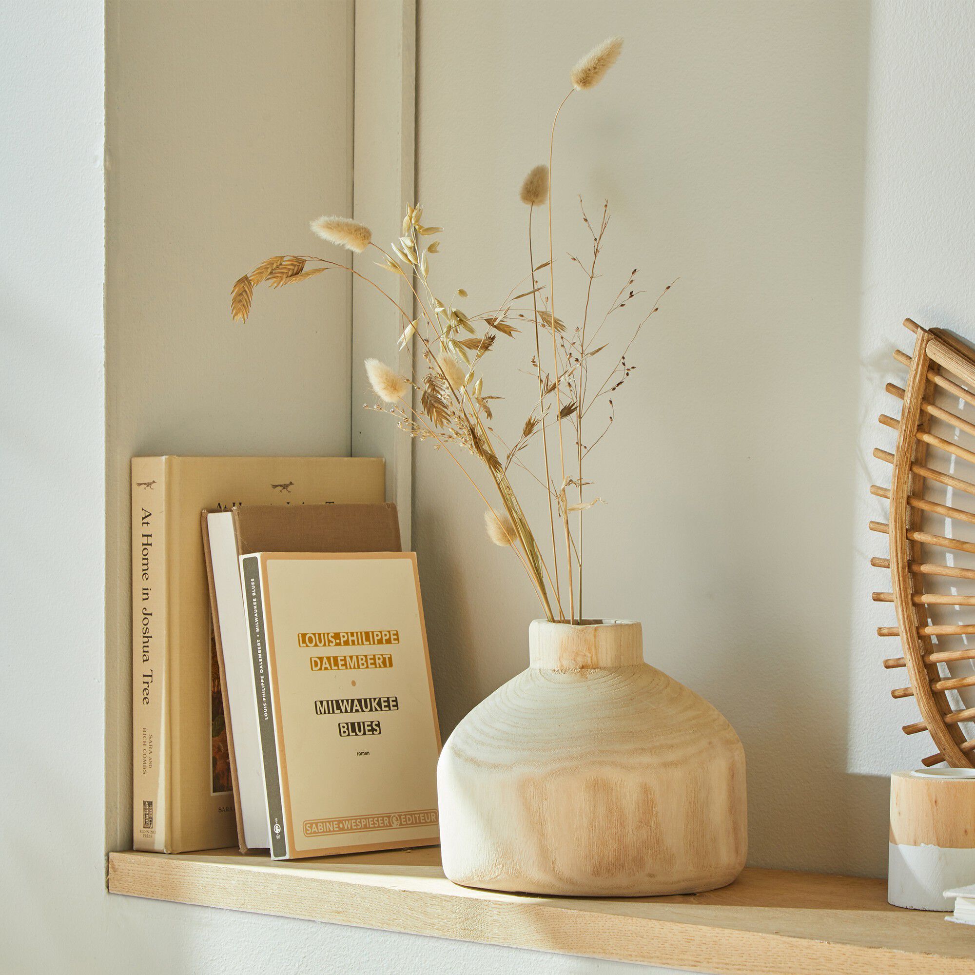 Grand vase en bois brut forme bonbonne