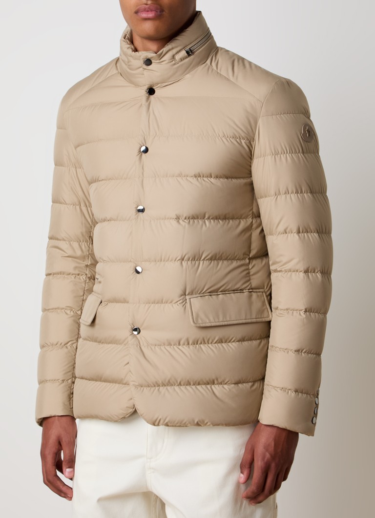 Jachetă matlasată Moncler Malinvern cu glugă, umplută cu puf de gâscă.