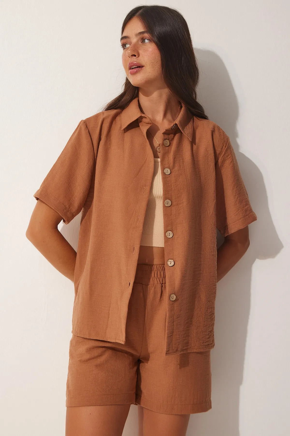 Happiness İstanbul  Shorts- und Hemd-Set aus Leinen in Biscuit für Damen FN03075