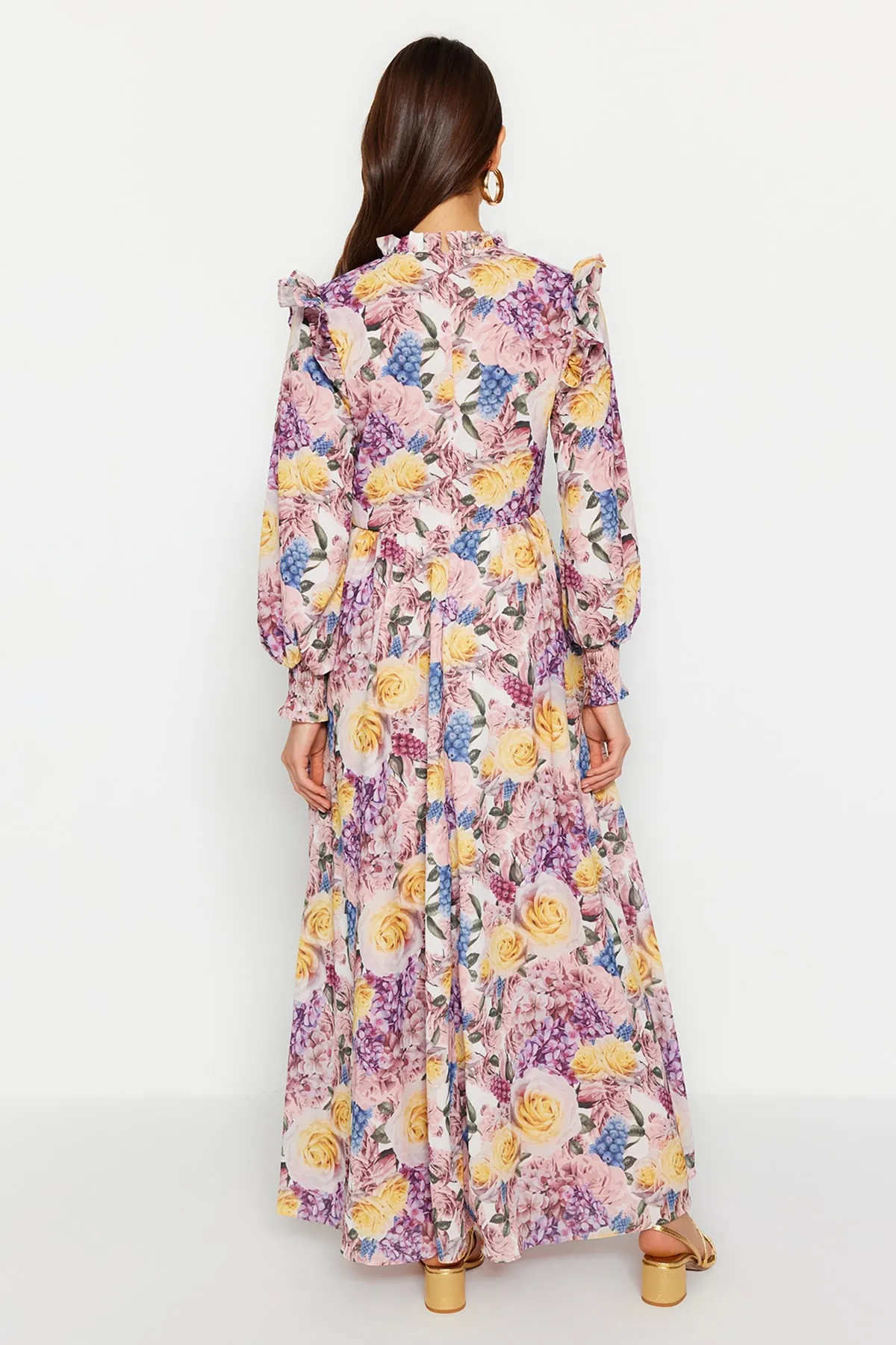 Trendyol Modest  Mehrfarbiges, gewebtes Kleid aus Chiffon mit Gipe und Rüschendetail, gefüttert mit TCTSS23EB00142