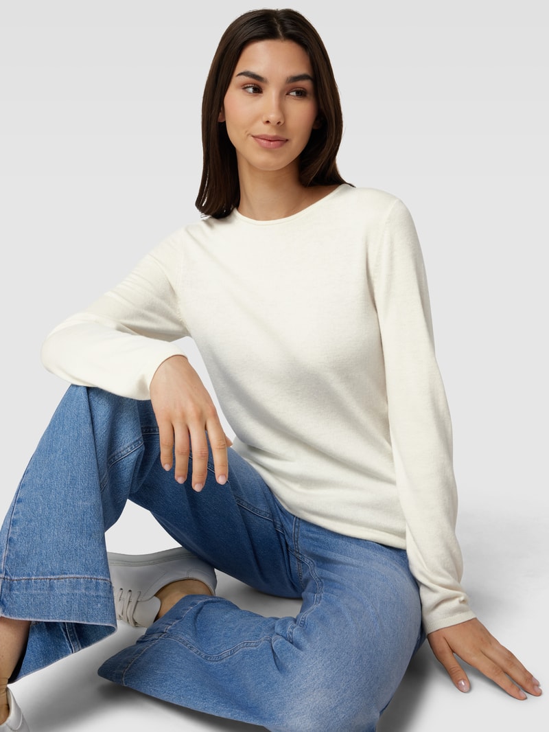 Strickpullover mit geripptem Rundhalsausschnitt in offwhite