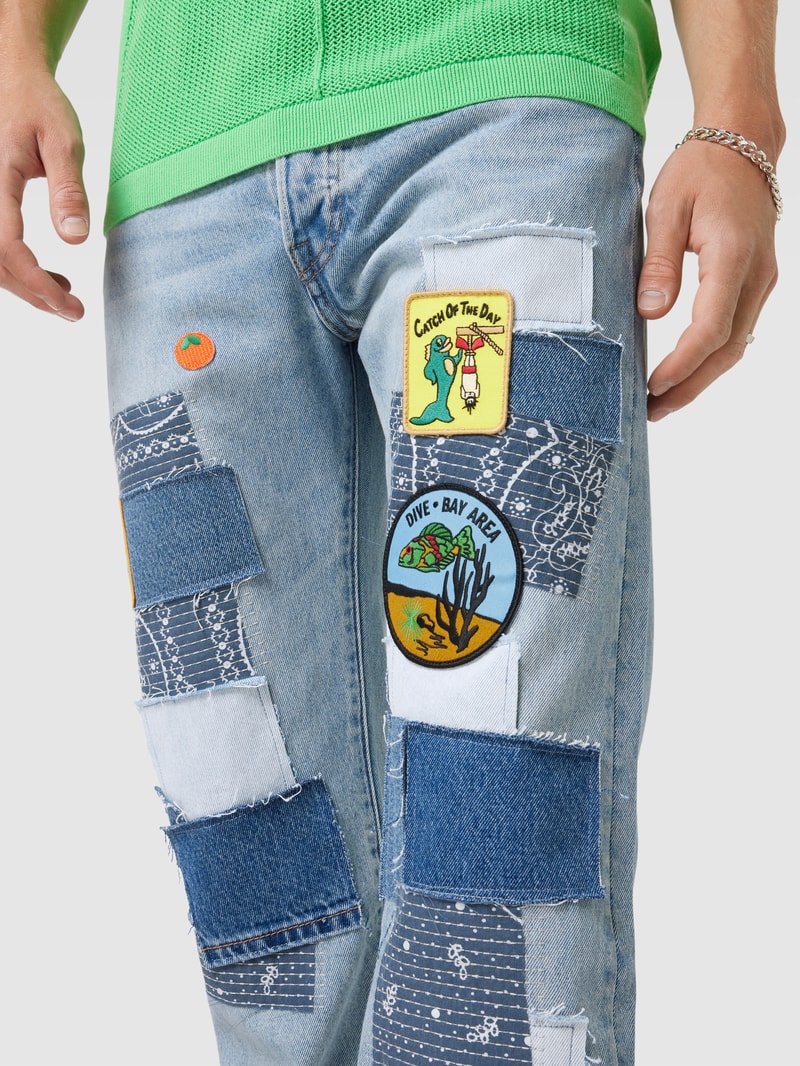 Jeans mit Patches Modell 'SURF' in hellblau