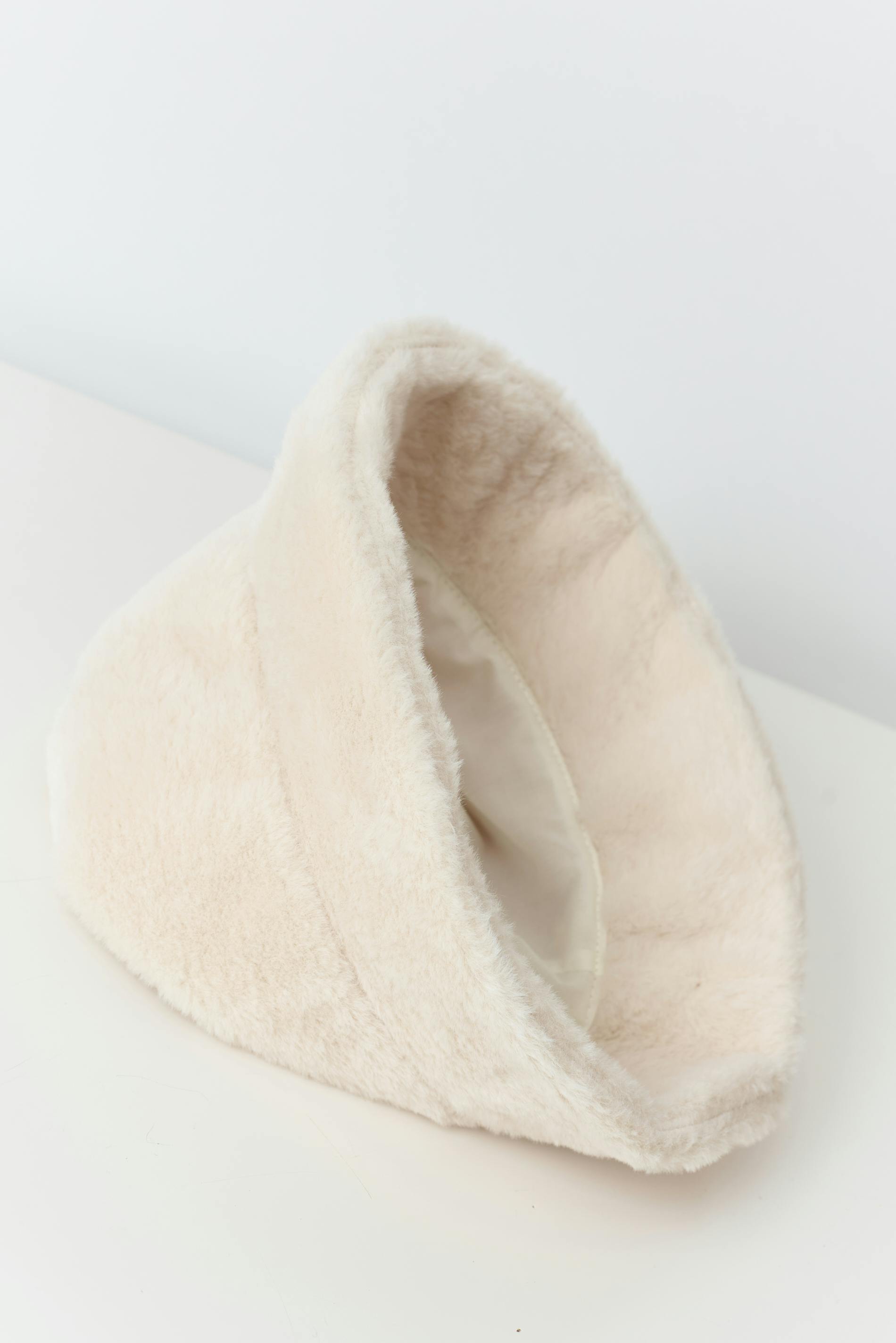Faux fur bucket hat