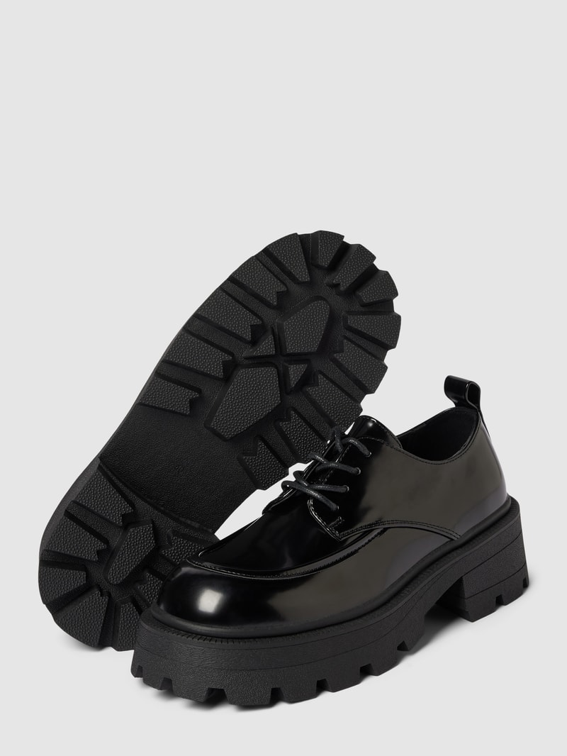 Schnürschuhe mit Plateausohle Modell 'BANYU' in schwarz