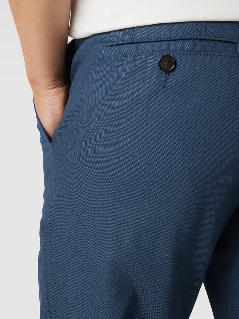 Chino mit französischen Eingrifftaschen in royalblau