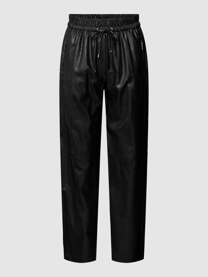 Jogpants in Leder-Optik mit elastischem Bund in schwarz