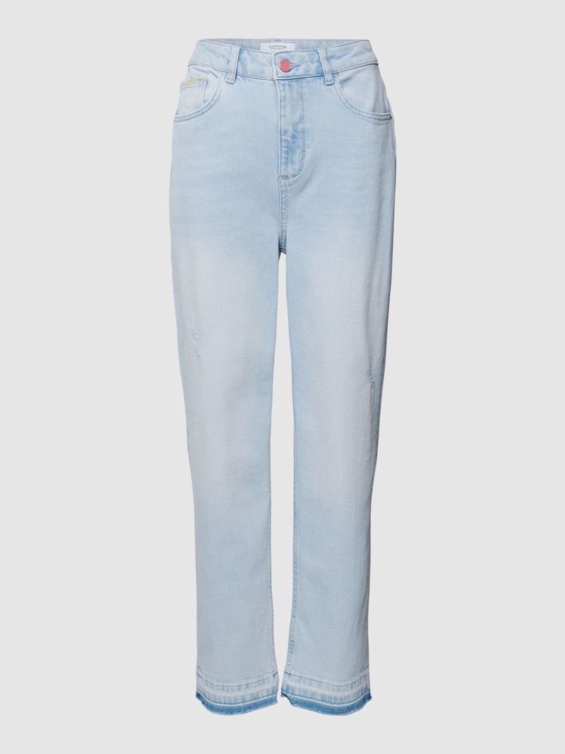 Jeans mit ausgefransten Beinabschlüssen in hellblau