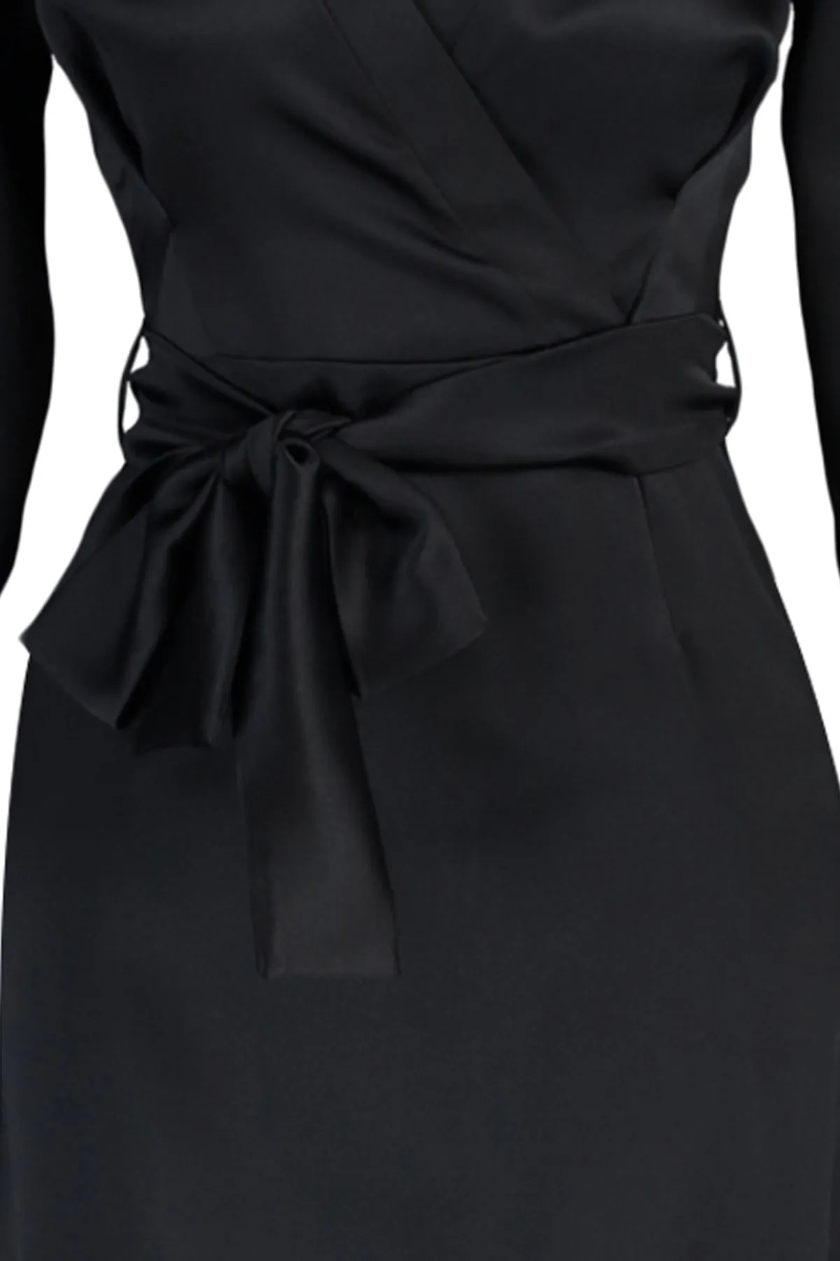 Trendyol Collection  Schwarzes, detailliertes Kleid aus Satin mit Krawatte TWOAW23EL01383