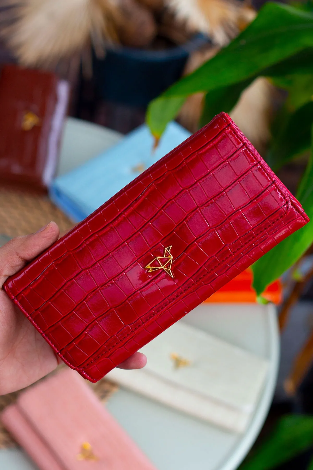 Garbalia  Lady Technological Leder-Krokodilmuster. Stilvolle rote Damen-Geldbörse mit vielen Kartenfächern und Münzfach