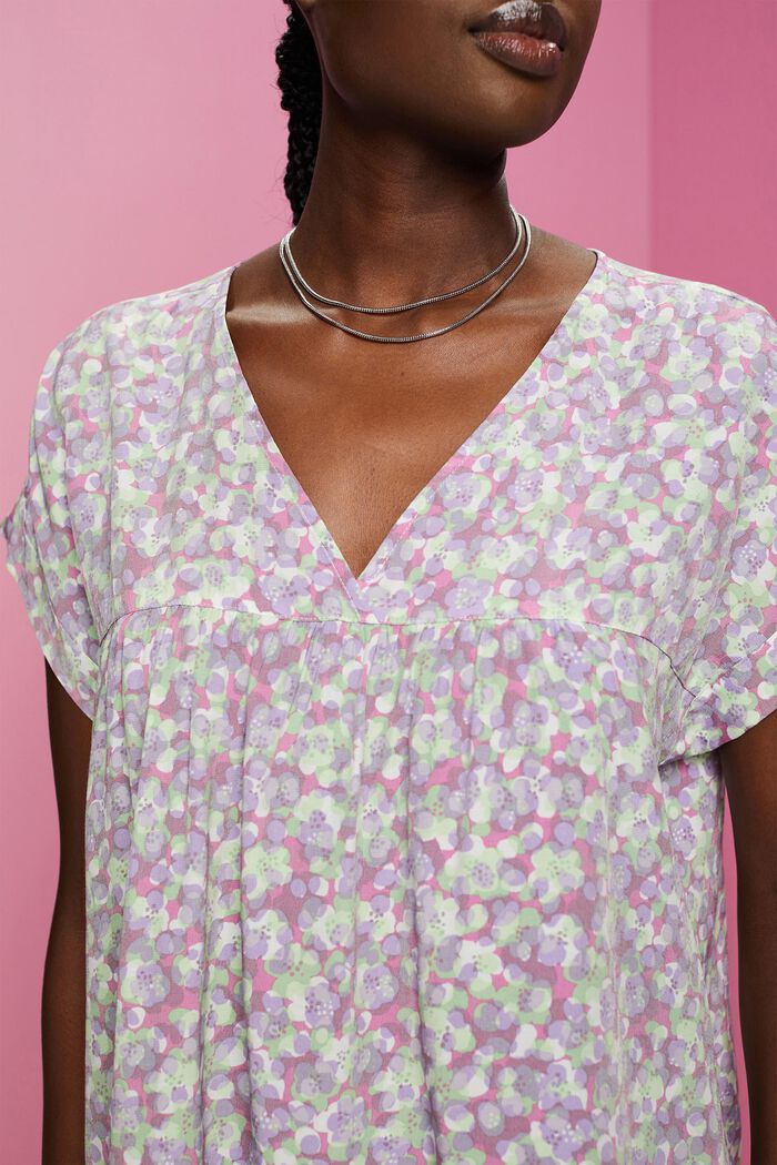 Bluse mit V-Ausschnitt und Muster