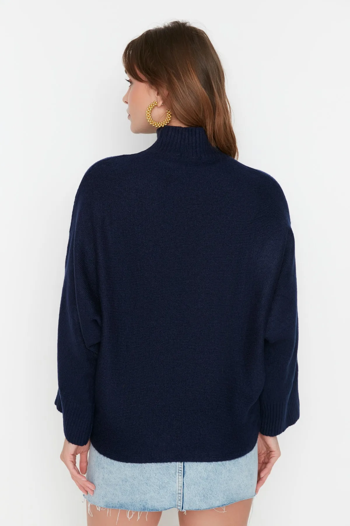 Trendyol Collection  Marineblauer, weicher, strukturierter Strickpullover mit weiter Passform TWOAW20KZ1059