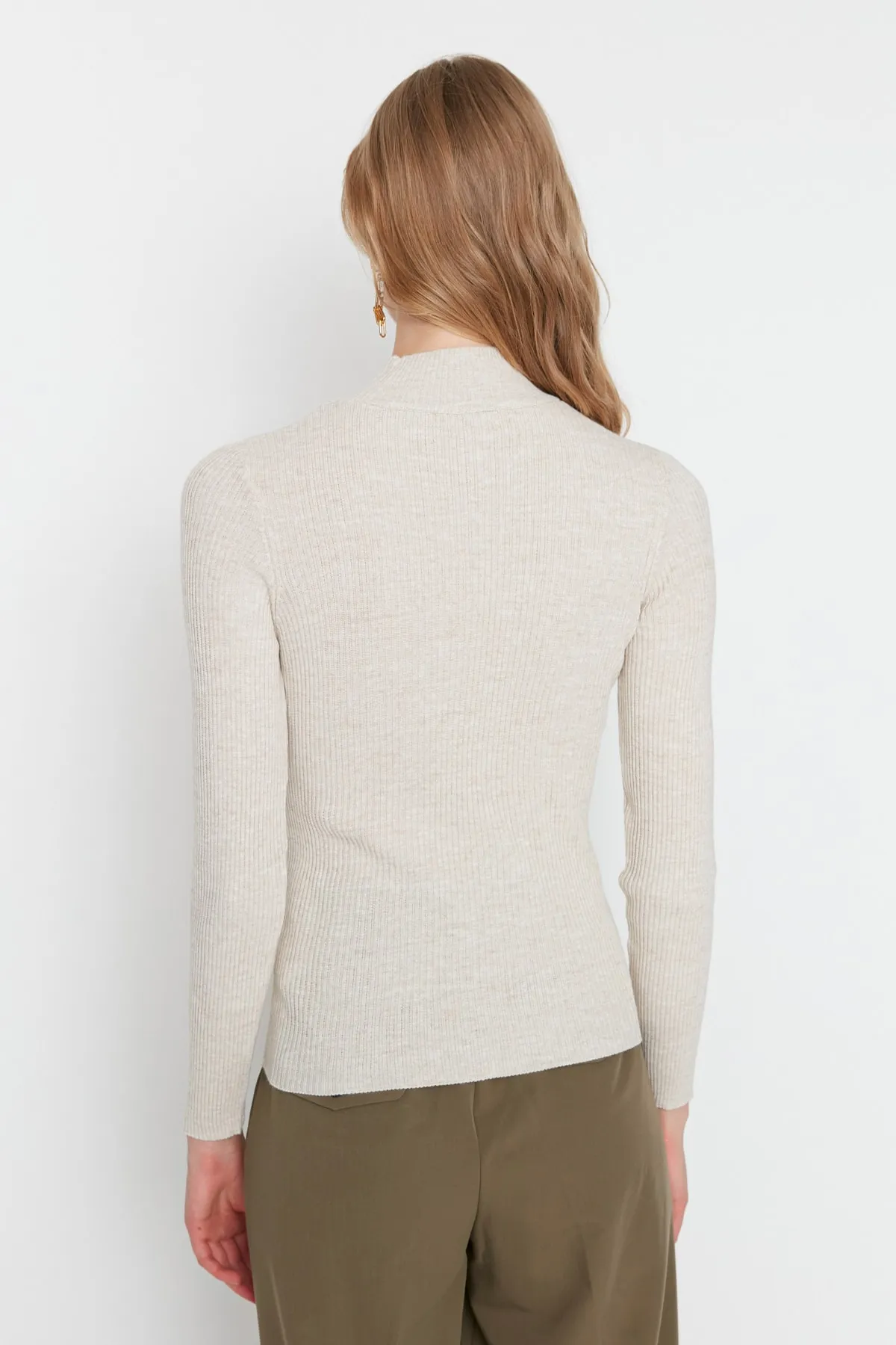 Trendyol Collection  Steinfarbener durchbrochener Strickpullover TWOAW21KZ0934