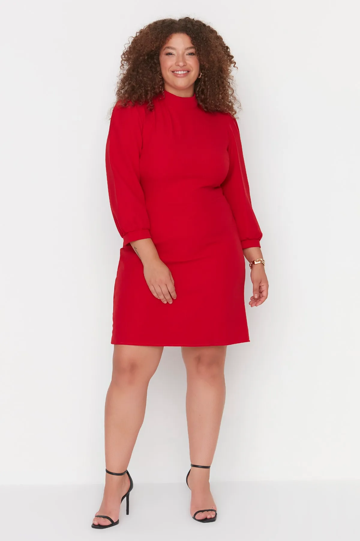 Trendyol Curve  Rotes, ungefüttertes, langärmliges Mini-Webkleid in A-Linie in Übergröße TBBAW23AH00035