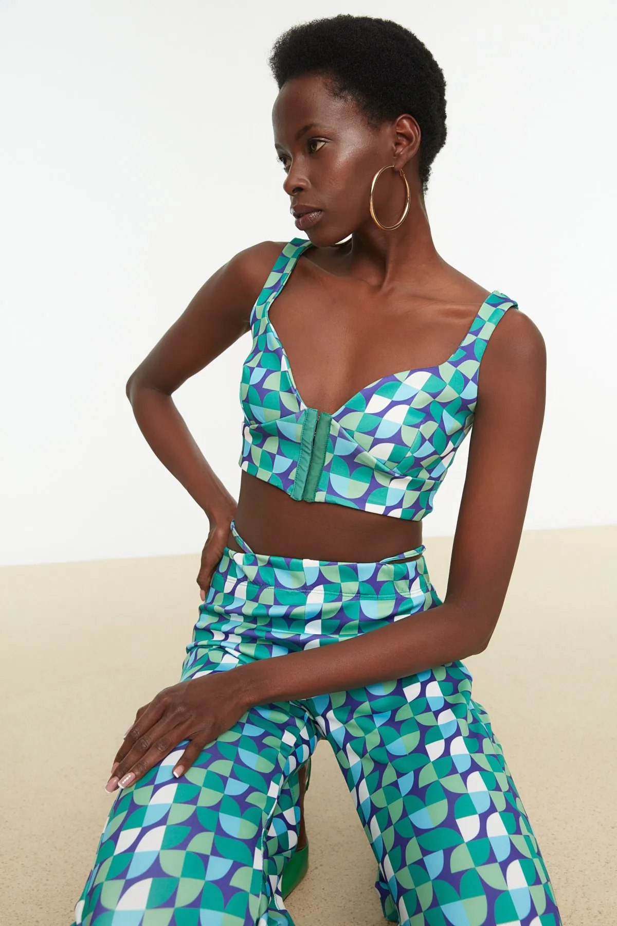 Trendyol Collection  Grünes gestricktes Bustier mit geometrischem Muster TPRSS22BS0006