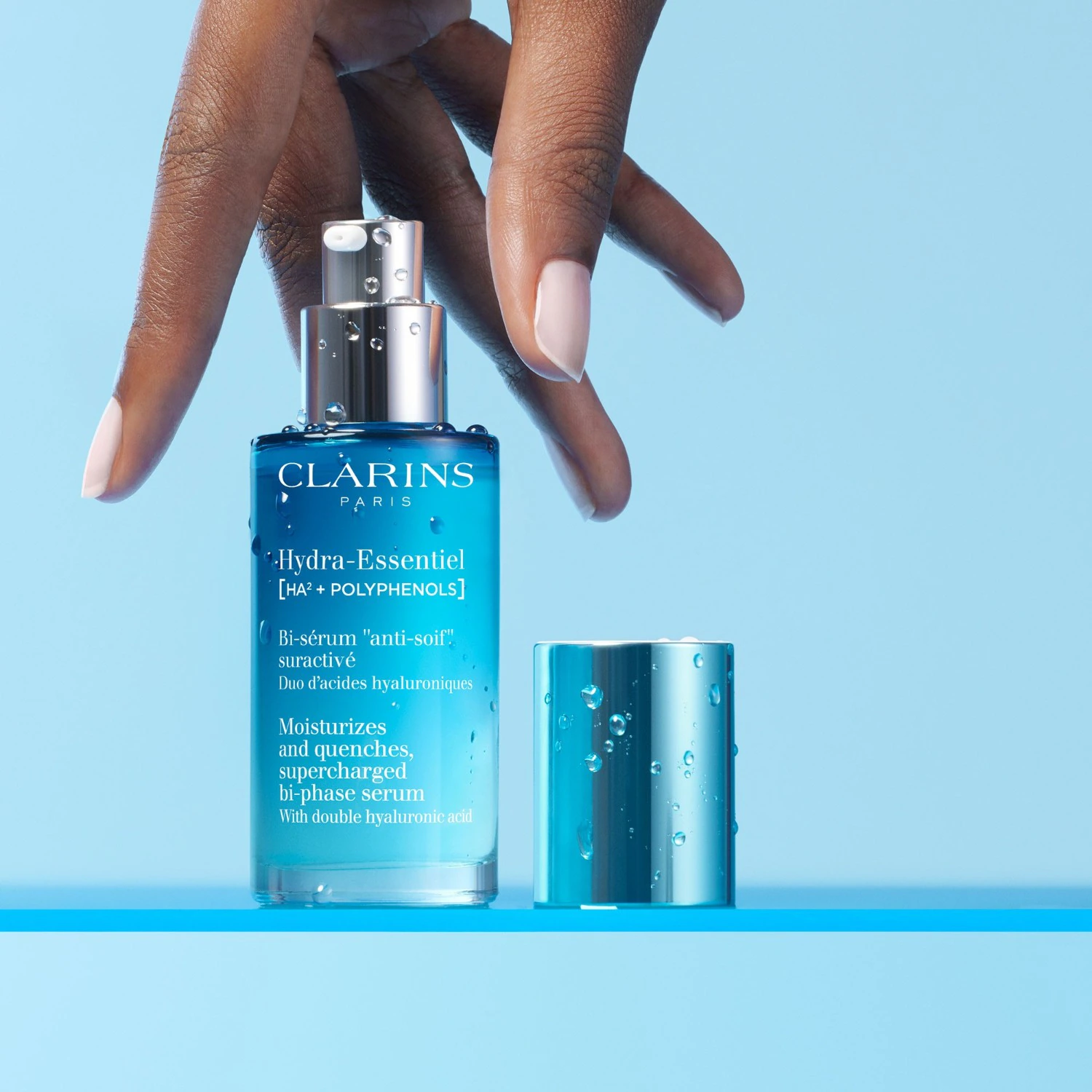 Superdoładowane serum Bi-serum firmy Clarins „przeciw pragnieniu”