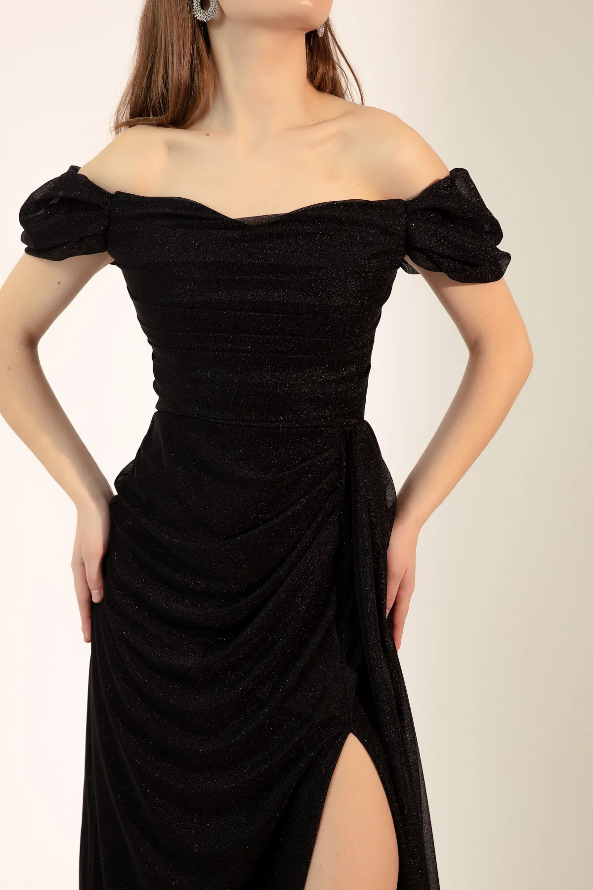 Lafaba  Damen-Abendkleid in Schwarz mit U-Boot-Ausschnitt, drapiertem Schlitz, langes Glitzer-Abendkleid