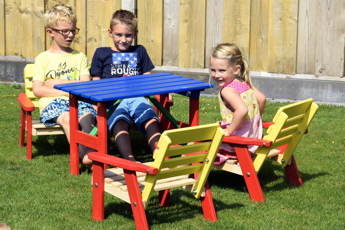 dobar Mehrfarbige Kindersitzgarnitur mit Tisch