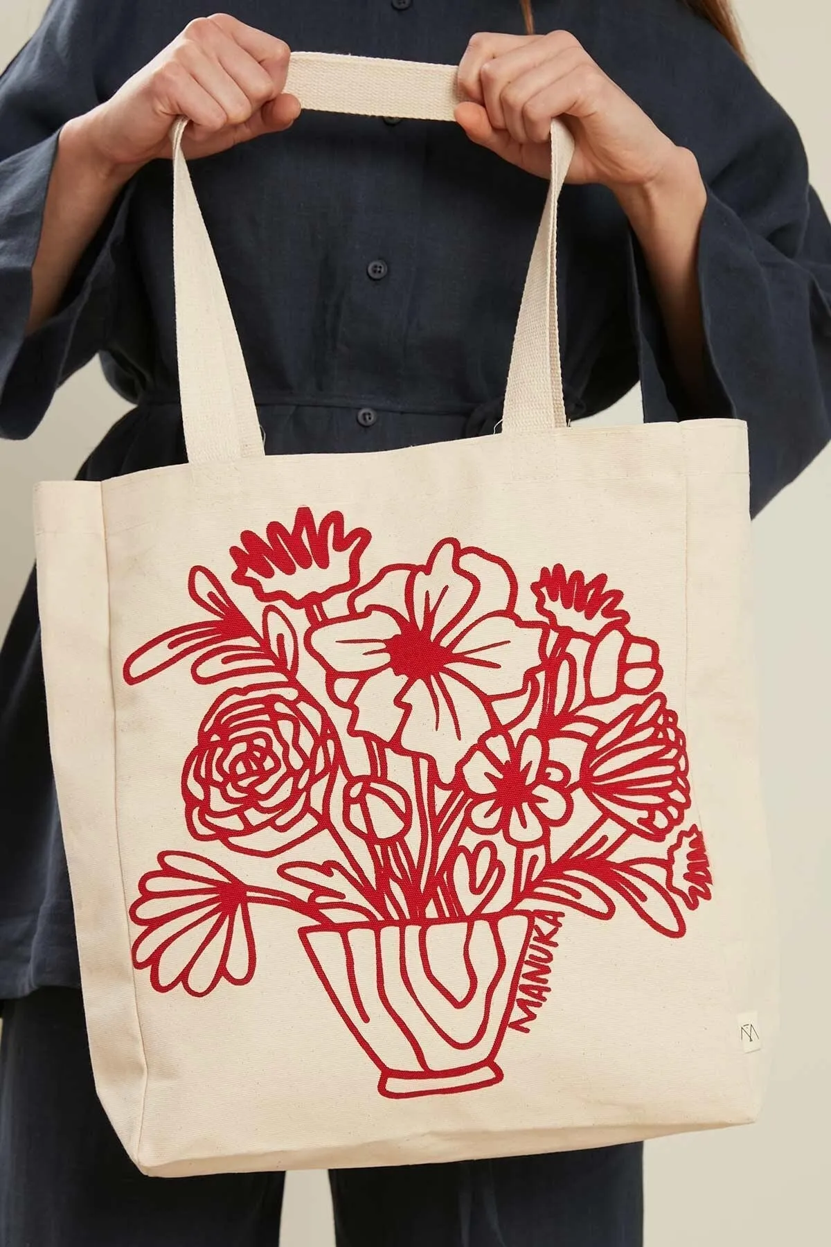 Manuka  BEDRUCKTE GÄSTESTOFFTASCHE BLUMENROT