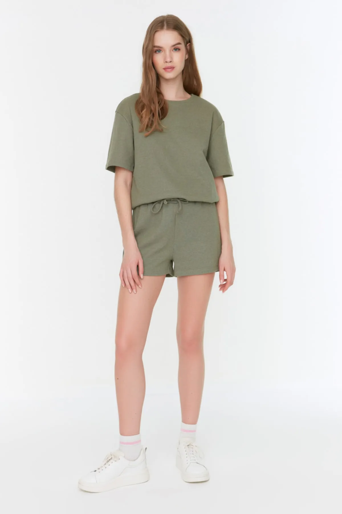 Trendyol Collection  Khakifarbenes Strick-Pyjama-Set aus Baumwolle mit Waffelmuster THMSS22PT0524