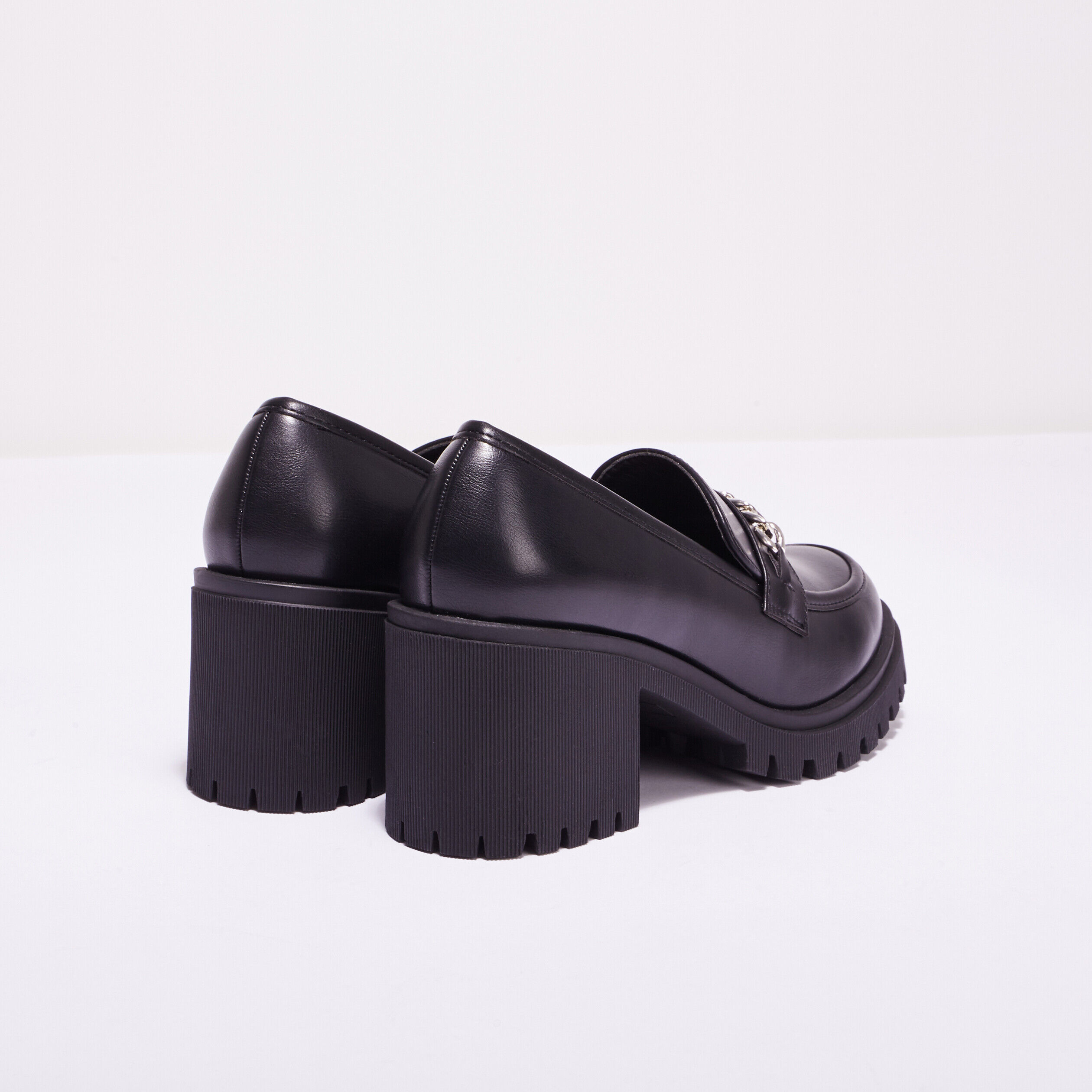 Mocassins à talons crantés noir femme | Cache Cache